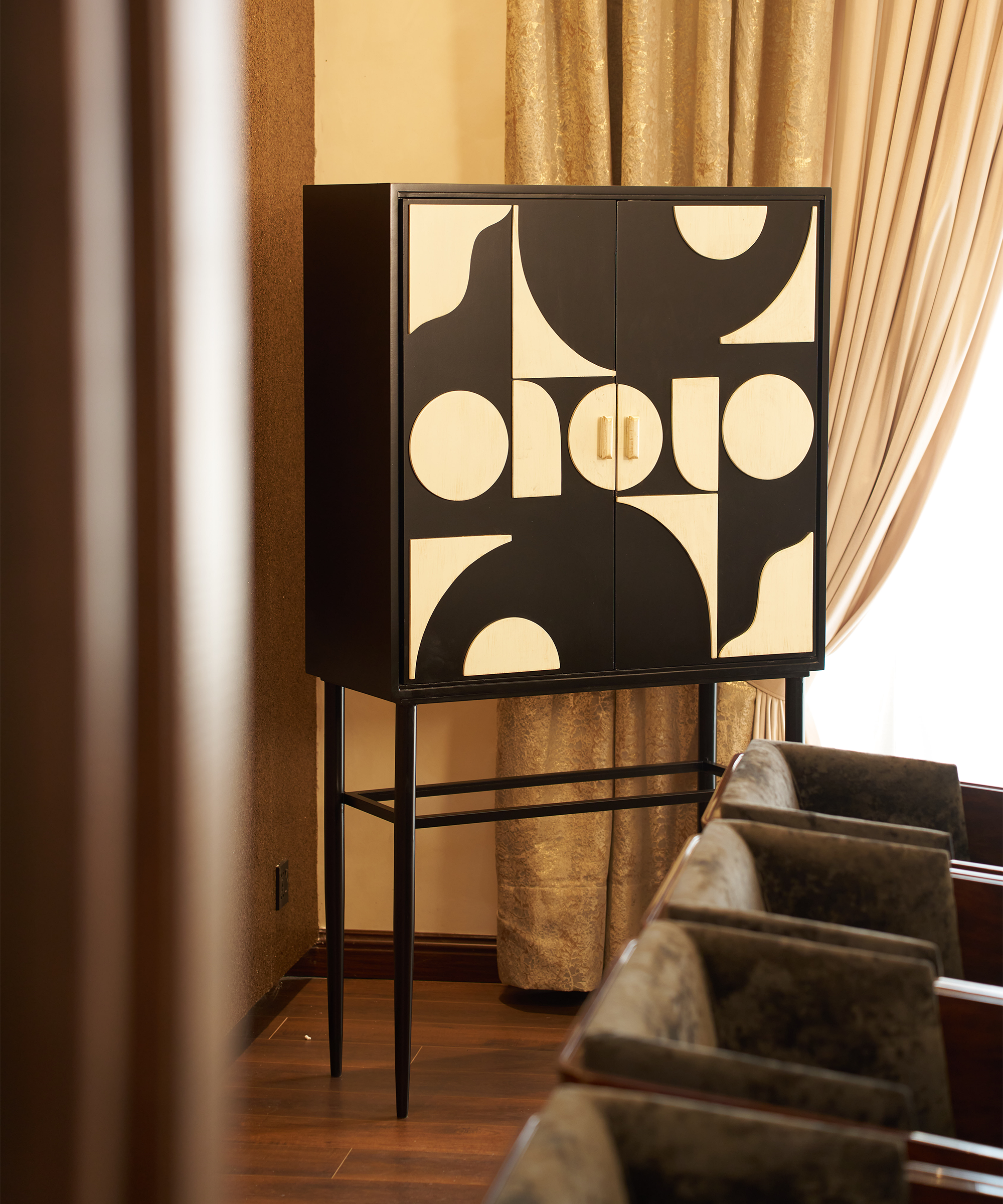 Luna Luxe Cabinet