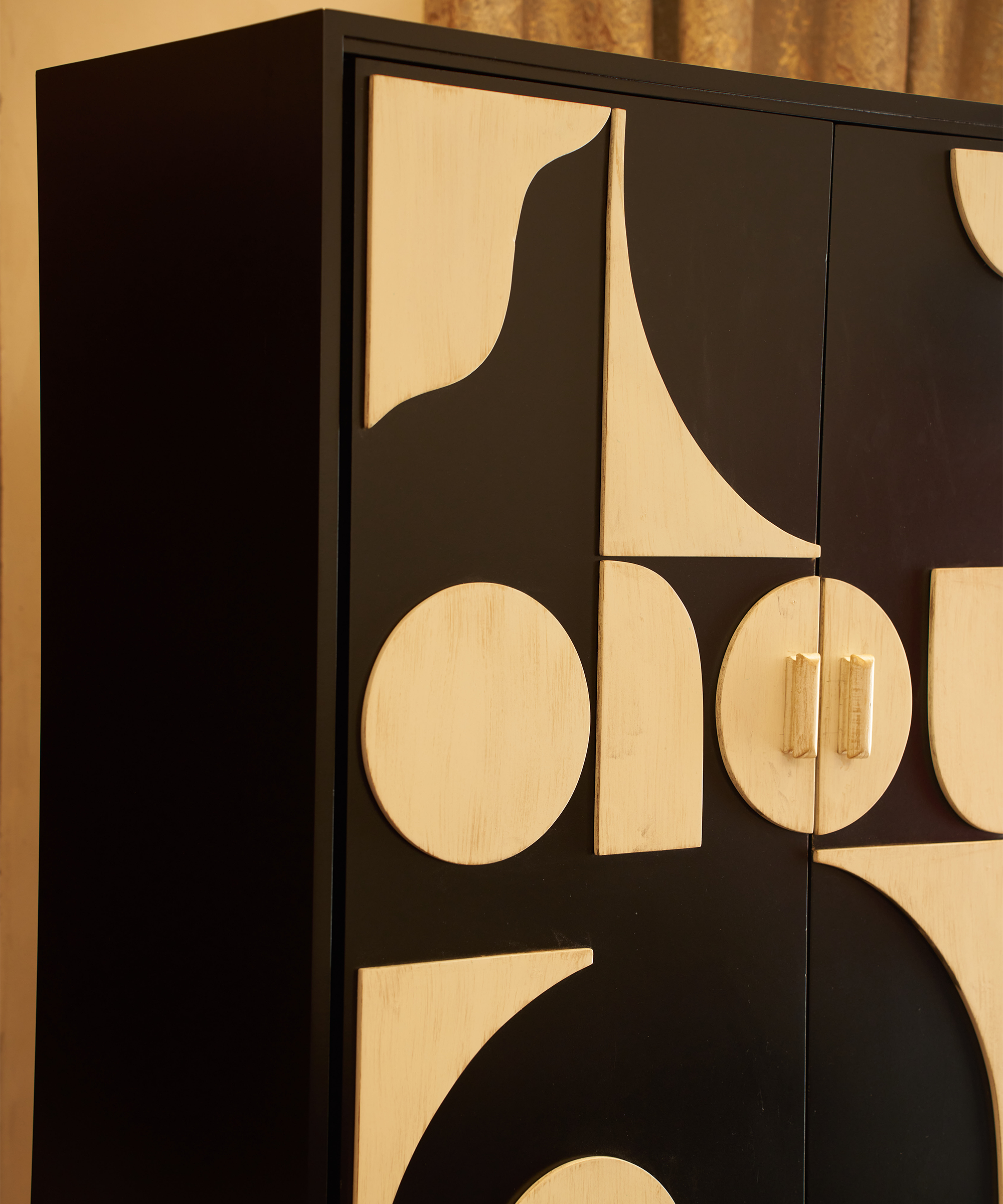 Luna Luxe Cabinet
