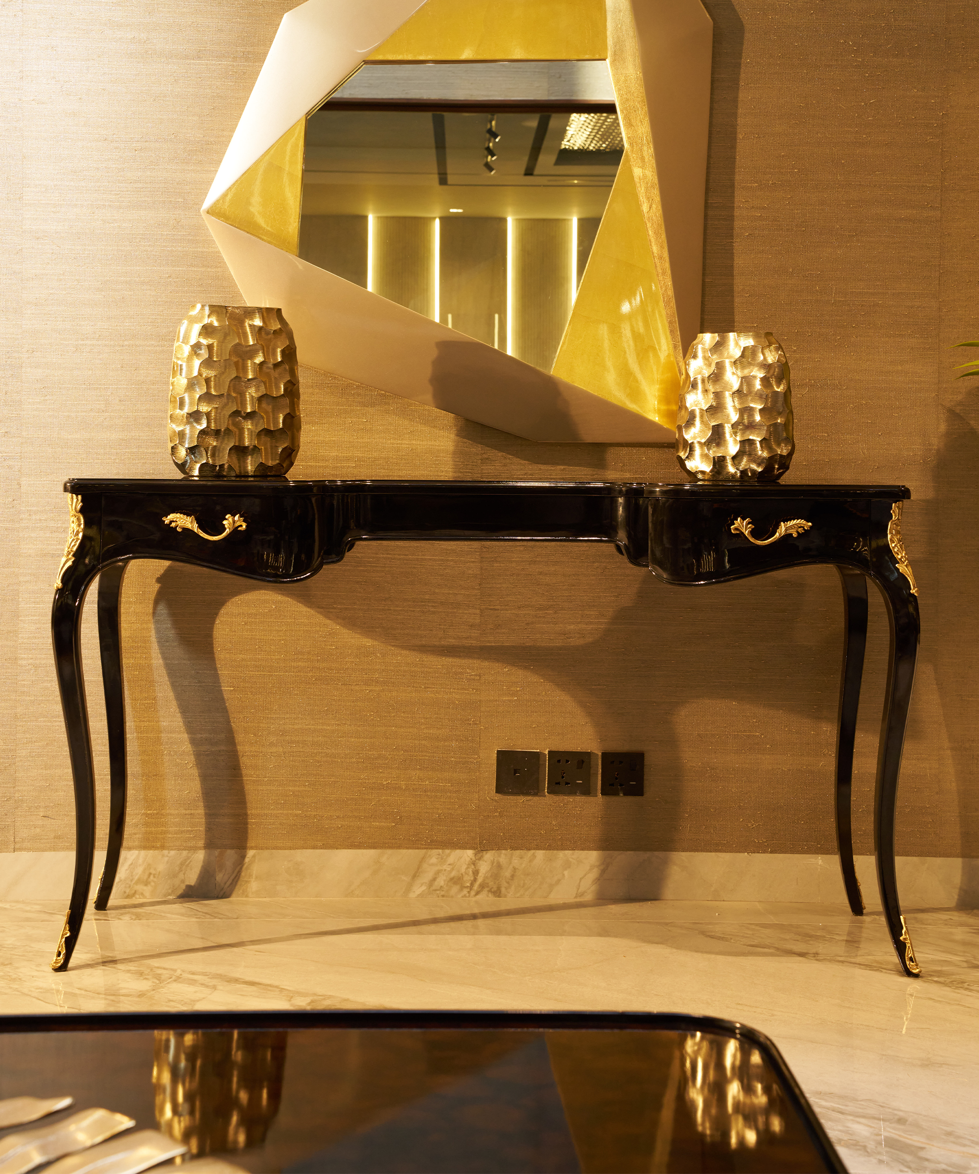 Regal Noir Console