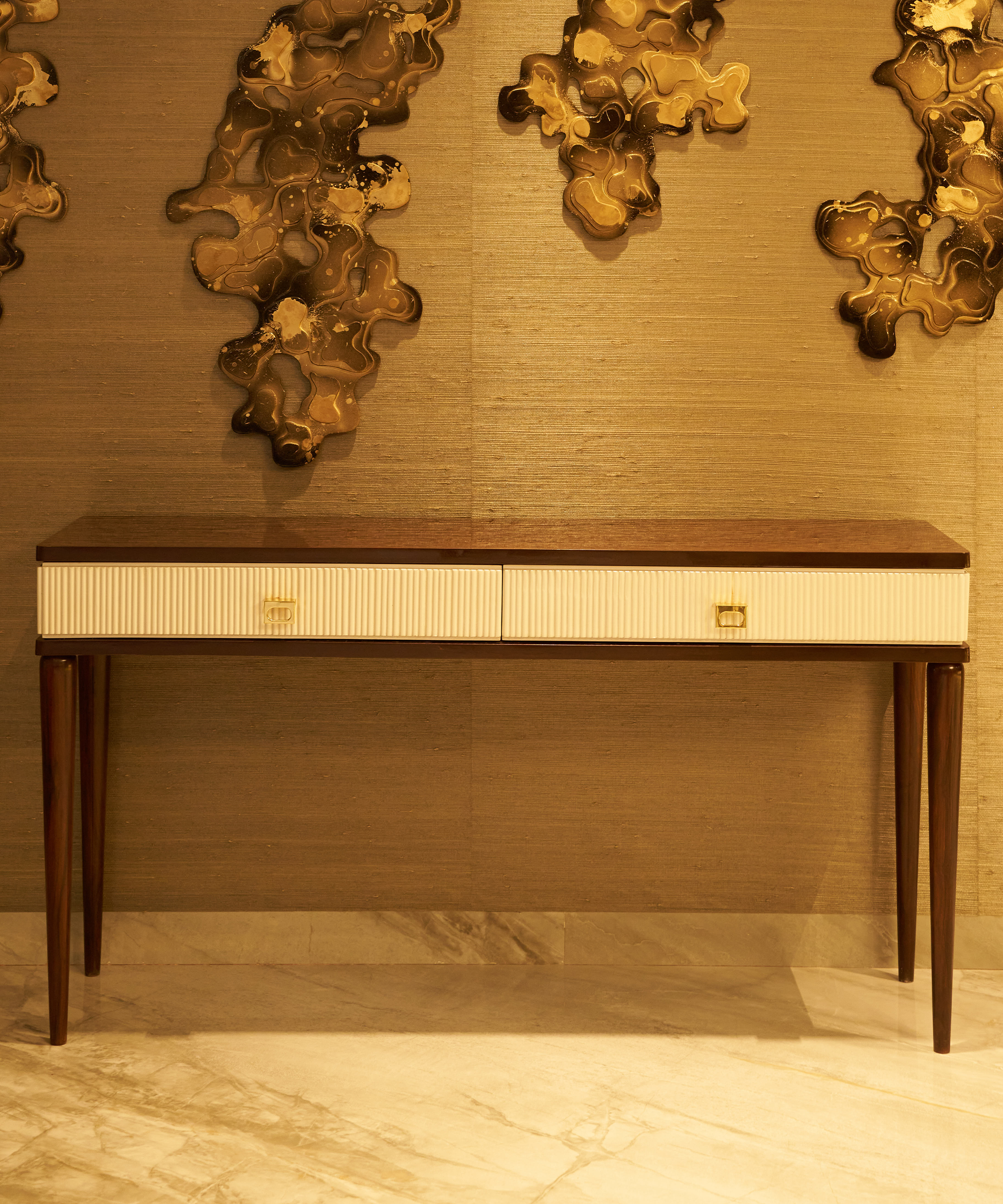 Victoria console