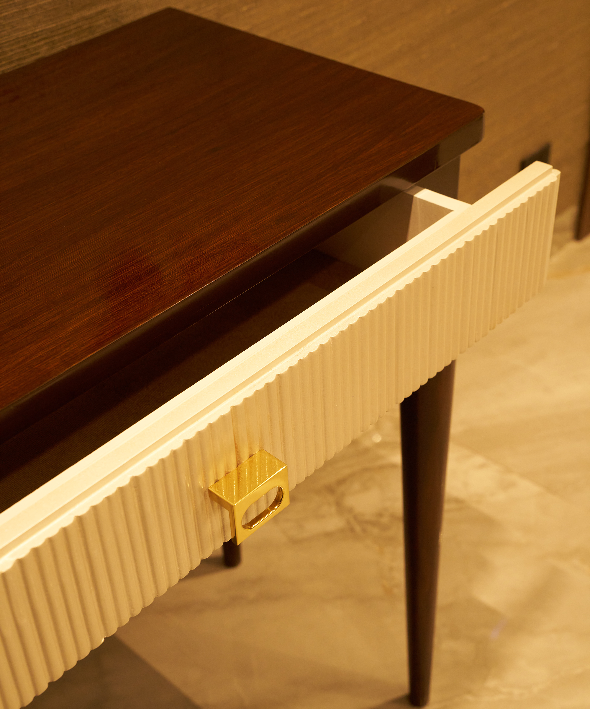 Victoria console