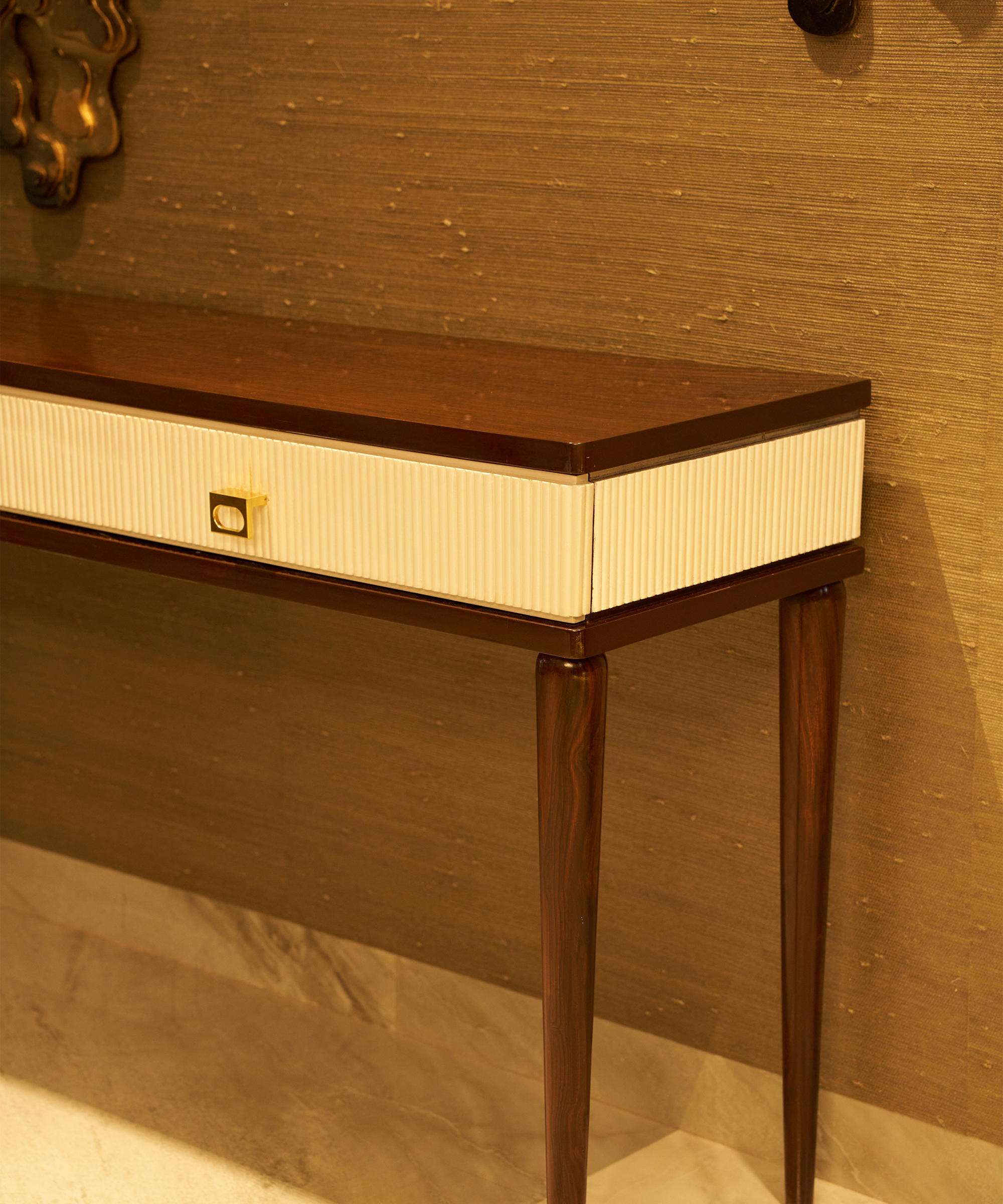 Victoria console